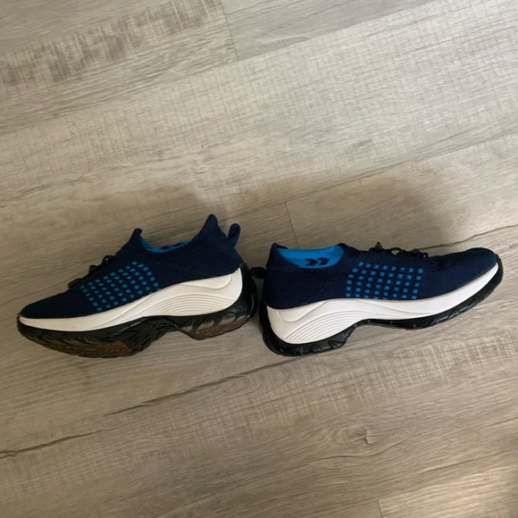 Comfort Wear stretch slip on Women’s Size 8 - Picture 3 of 3